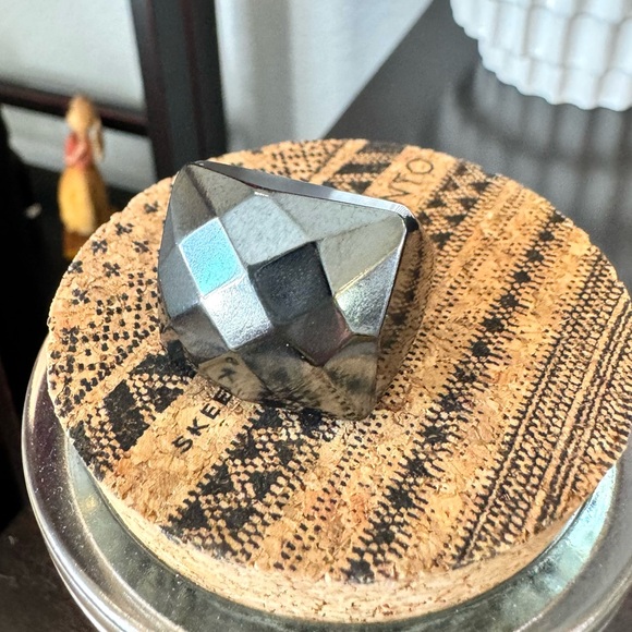 Gunmetal Grey Diamond Cut Metal Ring - Picture 6 of 8